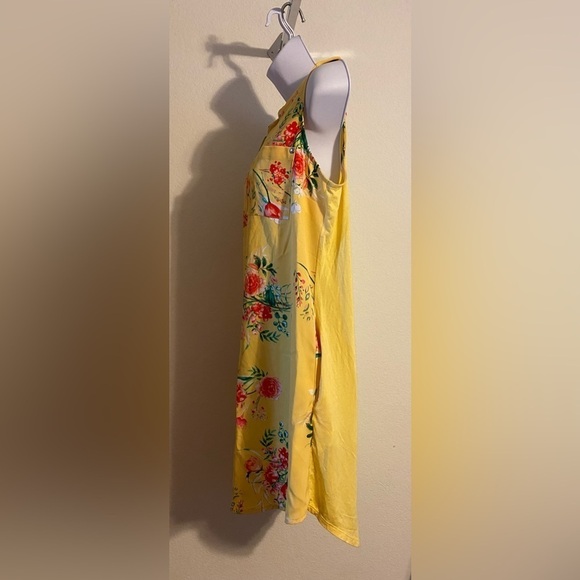 NEW 💛 Mellow Yellow NY&CO dress with pockets!! 💛 - Picture 4 of 5